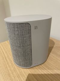 スピーカーはB&O（バング＆オルフセン）質の良い音で最高の時間を。
Bluetoothで接続。 - grandee lab ５階　レンタルスペースSORA レンタルスペース　SORAの室内の写真