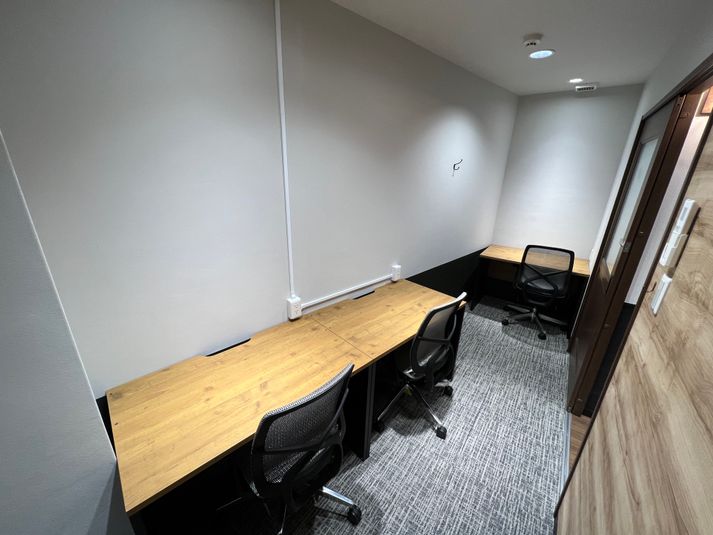 いいオフィス恵比寿 【恵比寿駅徒歩1分】3名個室（Booth10）【5階】の室内の写真