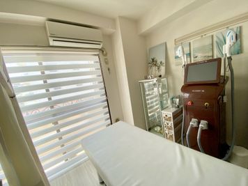 脱毛サロン　Rinato 施術ベッド付 完全個室のレンタルサロン Rinatoの室内の写真