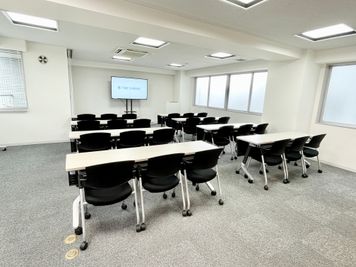 【オフィスビルの9階をワンフロア貸し切りでご利用いただけます】 - 【閉店】TIME SHARING 代々木 新宿明治通りビル 【閉店】9Fの室内の写真