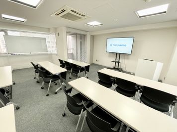 【会議室内の備品は全て無料でお使いいただけます】 - 【閉店】TIME SHARING 代々木 新宿明治通りビル 【閉店】9Fの室内の写真