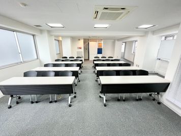 【セミナーや説明会など様々な用途にご活用いただけます】 - 【閉店】TIME SHARING 代々木 新宿明治通りビル 【閉店】9Fの室内の写真