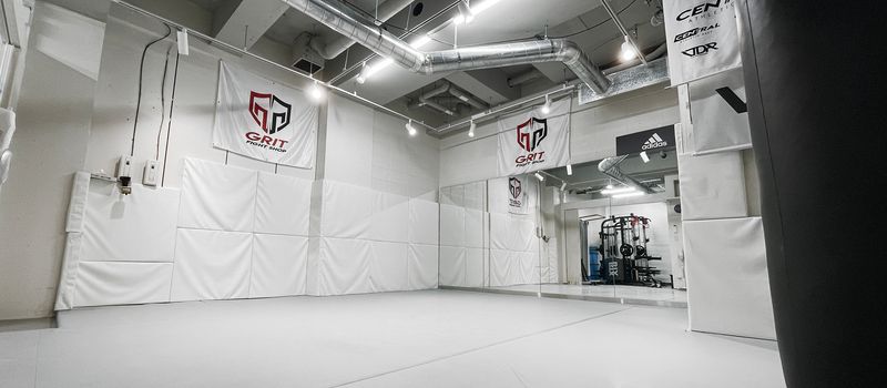 水道橋駅徒歩2分 サンドバッグ完備 ボクシング ヨガ パーソナル - グリットファイトショップ内