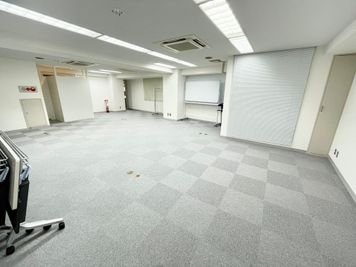 【ホワイトボードやハンガーラックもございます】 - TIME SHARING 代々木 新宿明治通りビル 4Fの室内の写真