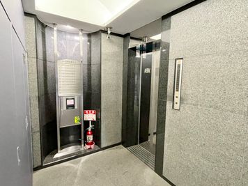 【1階エレベーターホール】 - 【閉店】TIME SHARING 代々木 新宿明治通りビル 【閉店】3Fの室内の写真