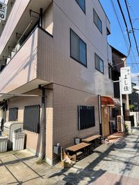 お鮨屋さんの入る建物の3階です。 - LITERA会議室浦和 「LITERA会議室 浦和」貸し会議室の外観の写真