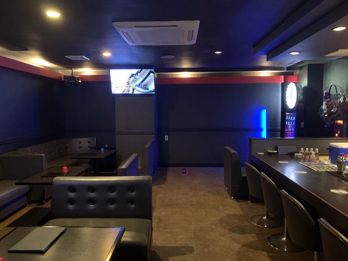 カラオケ、ダーツ、お酒類、ソフトドリンク付きレンタルスペース - BAR OASIS