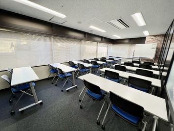 （スペース右後方から） - ベンチャーデスク銀座６ 貸し会議室.Gの室内の写真