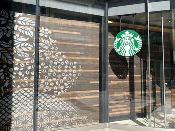 すぐ近くのスターバックス（銀座SIX） - ベンチャーデスク銀座６ 貸し会議室.Gのその他の写真