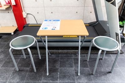 椅子＆テーブル - アルカビル Sinwa Training Gym（真和トレーニングジム）の設備の写真