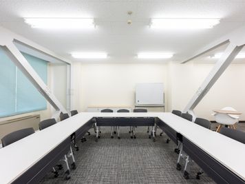 エコファニの貸会議室 by 三菱地所  4月4日オープン！ エコファニ貸会議室by三菱地所　Room「2B」最大30名収容の室内の写真