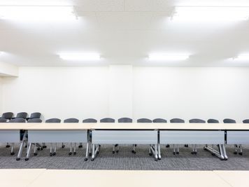 エコファニの貸会議室 by 三菱地所  4月4日オープン！ エコファニ貸会議室by三菱地所　Room「2C」最大42名収容の室内の写真