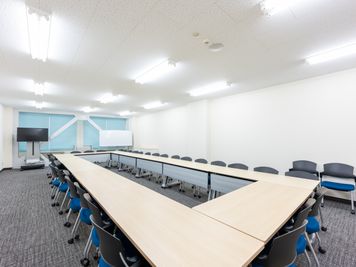 エコファニの貸会議室 by 三菱地所  4月4日オープン！ エコファニ貸会議室by三菱地所　Room「2C」最大42名収容の室内の写真