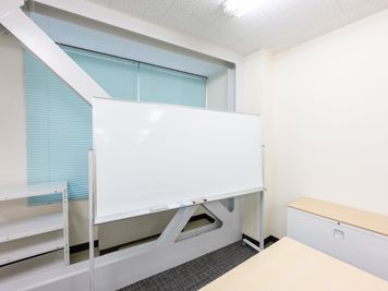 エコファニの貸会議室 by 三菱地所  4月4日オープン！ エコファニ貸会議室by三菱地所　Room「2C」最大42名収容の室内の写真