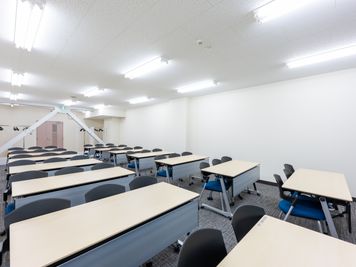 エコファニの貸会議室 by 三菱地所  4月4日オープン！ エコファニ貸会議室by三菱地所　Room「2C」最大42名収容の室内の写真