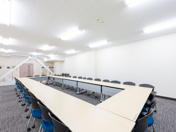 エコファニの貸会議室 by 三菱地所  4月4日オープン！ エコファニ貸会議室by三菱地所　Room「2C」最大42名収容の室内の写真