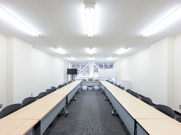 エコファニの貸会議室 by 三菱地所  4月4日オープン！ エコファニ貸会議室by三菱地所　Room「2C」最大42名収容の室内の写真