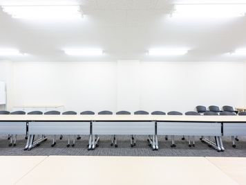 エコファニの貸会議室 by 三菱地所  4月4日オープン！ エコファニ貸会議室by三菱地所　Room「2C」最大42名収容の室内の写真