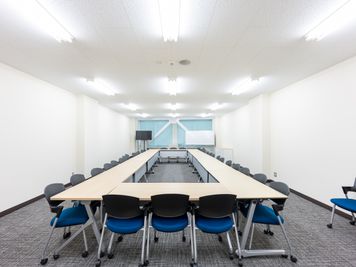 エコファニの貸会議室 by 三菱地所  4月4日オープン！ エコファニ貸会議室by三菱地所　Room「2C」最大42名収容の室内の写真