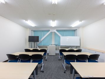 エコファニの貸会議室 by 三菱地所  4月4日オープン！ エコファニ貸会議室by三菱地所　Room「2C」最大42名収容の室内の写真