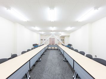 エコファニの貸会議室 by 三菱地所  4月4日オープン！ エコファニ貸会議室by三菱地所　Room「2C」最大42名収容の室内の写真