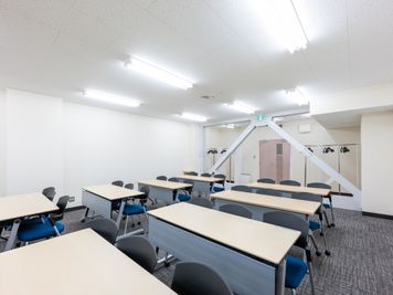 エコファニの貸会議室 by 三菱地所  4月4日オープン！ エコファニ貸会議室by三菱地所　Room「2C」最大42名収容の室内の写真