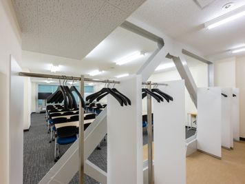 エコファニの貸会議室 by 三菱地所  4月4日オープン！ エコファニ貸会議室by三菱地所　Room「2C」最大42名収容の室内の写真