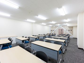 エコファニの貸会議室 by 三菱地所  4月4日オープン！ エコファニ貸会議室by三菱地所　Room「2C」最大42名収容の室内の写真