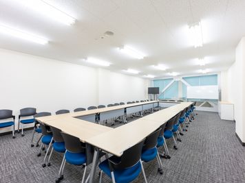エコファニの貸会議室 by 三菱地所  4月4日オープン！ エコファニ貸会議室by三菱地所　Room「2C」最大42名収容の室内の写真