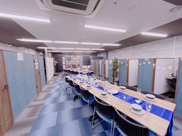 《VILLENTBiz神戸元町》 《24名 キッチン付会議室》最大39名 /レイアウト自由の室内の写真