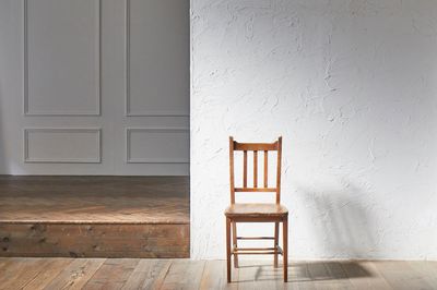 白壁・椅子1F - スタジオiiwi 恵比寿 スタジオ iiwi 恵比寿の室内の写真