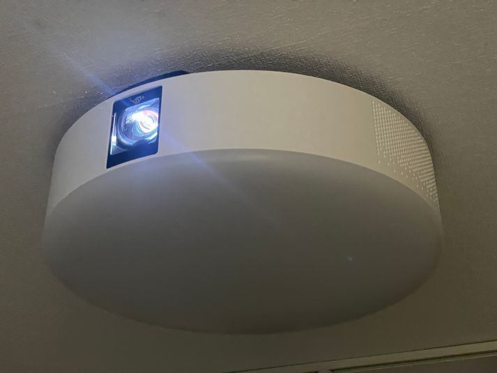 プラスぺ東新宿　55インチ大型テレビ完備 - プラスぺ東新宿　観賞会/動画配信/会議/オフ会