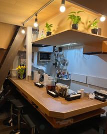 【大井町駅近/カラオケ付】駅徒歩3分,1階の小箱飲食店舗。麺,カレー屋など昼間借り営業や料理お披露目会に◎キッチンカーの拠点◎ - トムヤムクンと日替わり店主のBARちりバル