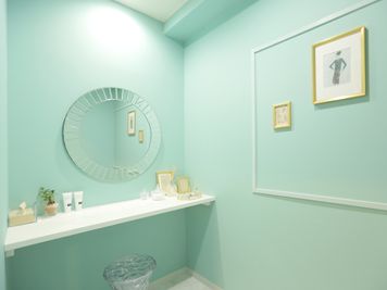 メイクルーム完備⭐️ - Beauty Salon Transit レンタルサロンの室内の写真
