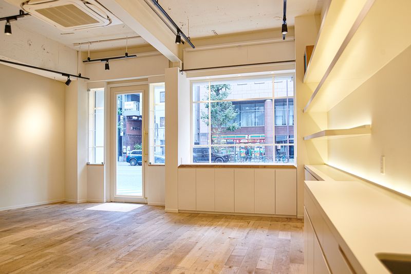 恵比寿の駒沢通りに面した路面店 ポップアップストアや展示会に - @PLACE (アットプレイス)