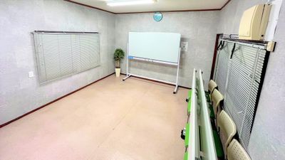 【VISIT稲毛24】 完全個室の貸し会議室、レンタルスペース（旧いなげブランチ）の室内の写真