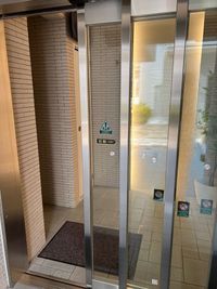 建物エントランスの自動ドアが解錠されます - Villa Musica レンタルスペース Studio【防音スタジオ】《2～5人プラン》の入口の写真