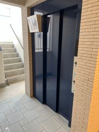 エレベーターで3階にお上がりいただき【Studio】玄関のスマートロックに暗証番号をご入力ください。
建物エントランスとスペース玄関は共通の暗証番号になります。 - Villa Musica レンタルスペース Studio【防音スタジオ】《2～5人プラン》の入口の写真