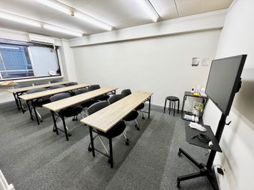 説明会 - 上野ビル 上野駅1分！【いつもの会議室】上野店　✏️Wi-Fi、液晶モニタの室内の写真