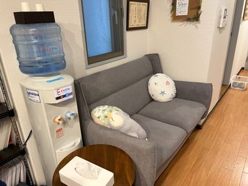 ソファ - minoriba_錦糸町太平三丁目店 レンタルサロンの設備の写真
