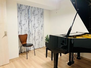 Villa Musica レンタルスペース Studio【防音スタジオ】《2～5人プラン》の室内の写真