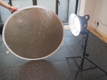 撮影機材
(レフ板、ライト) - ｅｉｌ(エイル)　六本木西麻布 ”格闘技特化型スタジオ”（多目的スペース）の設備の写真