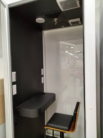 ドコモショップ四条大宮店　テレワークブース - ドコモショップ四条大宮店　テレワークブース