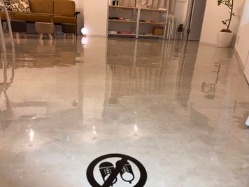 床は高級感と清潔感のあるフロアタイル✨
 - ハイスペ 三宮イクシー 〈ハイスペ三宮イクシー〉【定員タイプB】の室内の写真