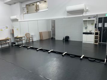 入り口側からみた全体 - DANCE SPACE 365 新代田店 【新代田駅徒歩5分】DANCE SPACE 365ー新代田店の室内の写真