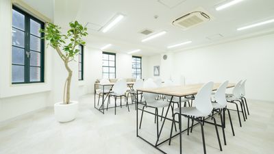 〈SMILE工房 Biz京橋〉 Biz京橋の室内の写真