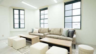 〈SMILE工房 Biz京橋〉 Biz京橋の室内の写真