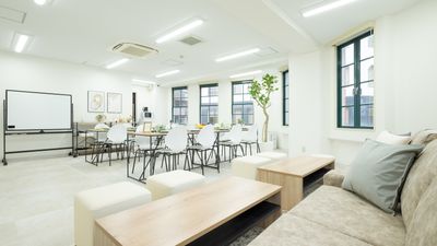 〈SMILE工房 Biz京橋〉 Biz京橋の室内の写真