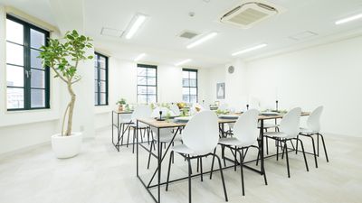 〈SMILE工房 Biz京橋〉 Biz京橋の室内の写真