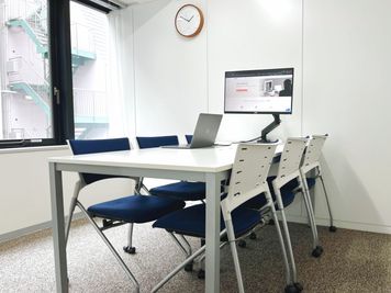 【銀座駅他2駅から3分】6名/配信スタジオ・研修・面談に最適/待合スペース、無料ドリンク有/無料モニタ・Webカメラも好評 - ウィズスクエア・GLOXIA銀座店